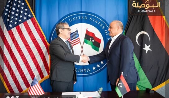 القائم بأعمال السفير الأمريكي يوقع عقد إيجار جديد لمقر سفارة بلاده في طرابلس