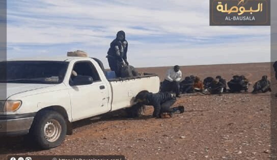 الدوريات الصحراوية تضبط أكثر من 20 مهاجرا وسط الصحراء