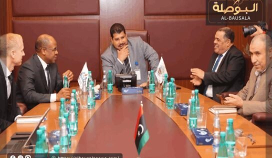 “سليمان” يجري زيارة ميدانية إلى شركة الواحة للوقوف على طبيعة العمل