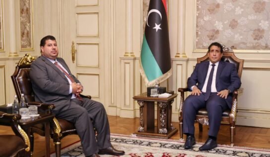 المنفي يبحث مع رئيس مؤسسة النفط تعزيز الشفافية ومراجعة عقود القطاع خلال السنوات الماضية