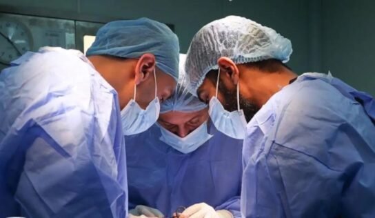 طبيب يتقاضى 150 دولار.. ليبيا تطرد عقولها الطبية