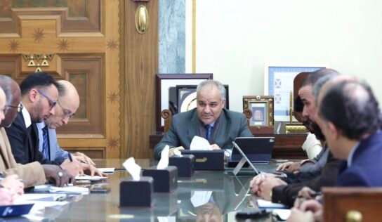 المركزي يشدد على تمديد ساعات العمل وتوسيع خدمات الدفع الإلكتروني