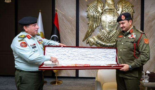 نائب القائد العام يبحث مع وفدٍ عسكري أردني برامج رفع قدرات الجيش الوطني