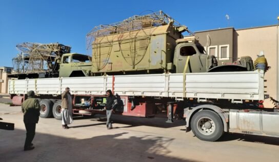 لرفع الكفاءة.. الدفاع الجوي ينقل محطات الرواصد من الكفرة للصيانة