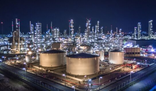 نقابة النفط تحذر من تأخير اعتماد ميزانية القطاع: النفط شريان الاقتصاد