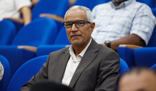 همومة: تزامن زيارة عقيلة وتكالة لفرنسا رسالة ضغط دولية.. ورفض اللقاء يهدد مسار الانتخابات