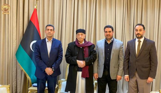 عقيلة يناور بالمال ويؤجج الصراع حول مفوضية الانتخابات