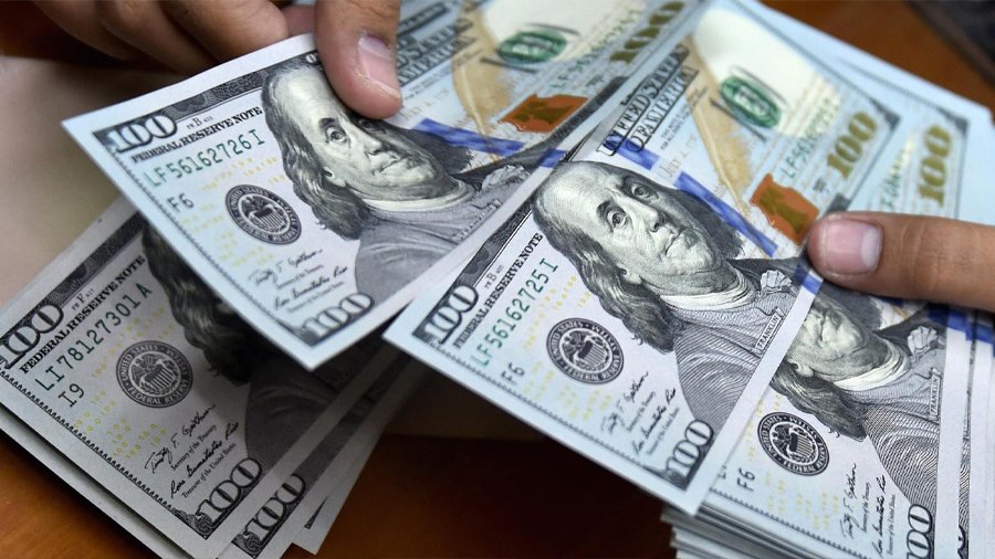 الدولار يسجل زيادة طفيفة وسط استقرار باقي العملات