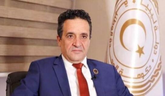 الغويل لـ البوصلة: المناكفات السياسية في مجلس الدولة تعطل توحيد السلطة التنفيذية