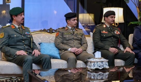 صدام حفتر يبحث مع رئيس أركان البحرية الباكستانية تعزيز التعاون الدفاعي المشترك