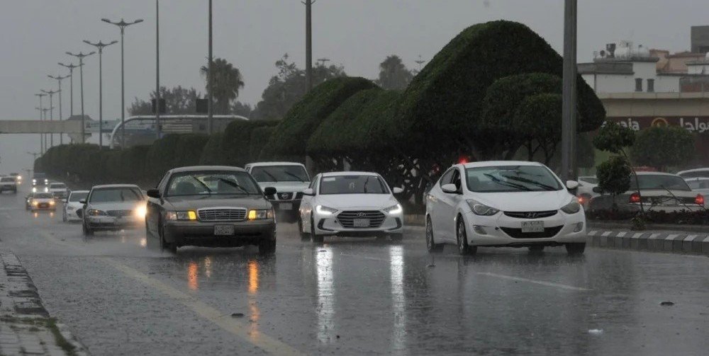السبت.. انخفاض في درجات الحرارة مع تغير في حركة الرياح