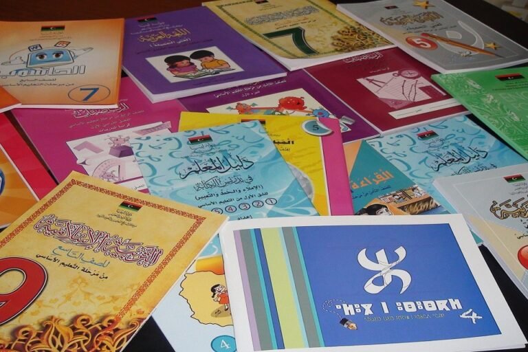 فساد عابر للحدود.. كيف سرقت أموال طباعة الكتاب المدرسي بين إيطاليا وتركيا؟