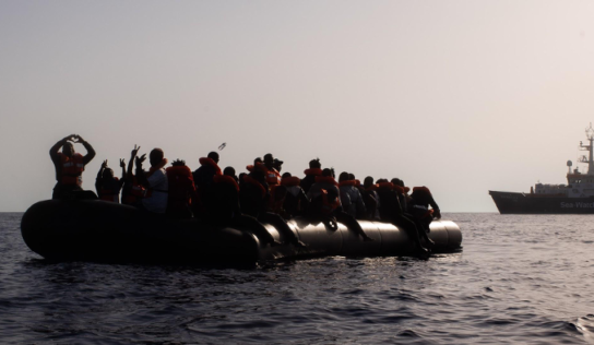 “ألارم فون”: رغم المخاطر.. استمرار عبور قوارب المهاجرين من ليبيا