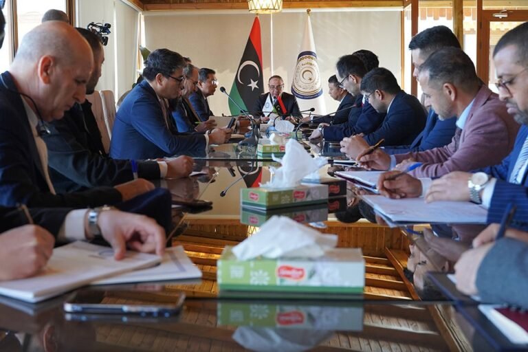 حكومة الوحدة تحذر البعثات الدبلوماسية من إبرام أي تفاهمات خارج قنواتها الرسمية