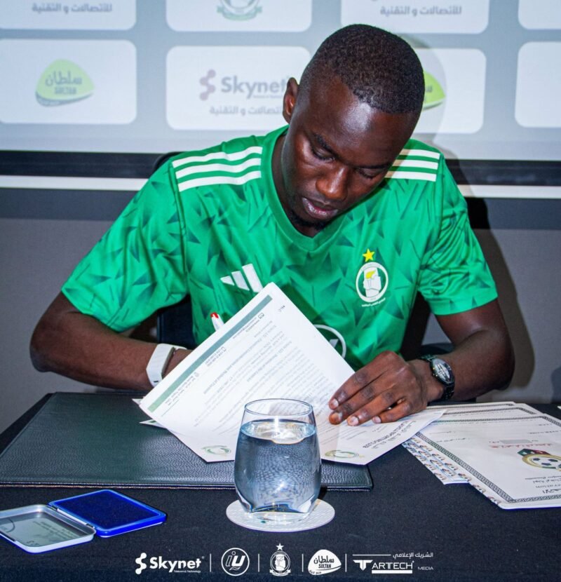 الأهلي طرابلس يتعاقد مع السنغالي لامين كامارا لدعم صفوفه
