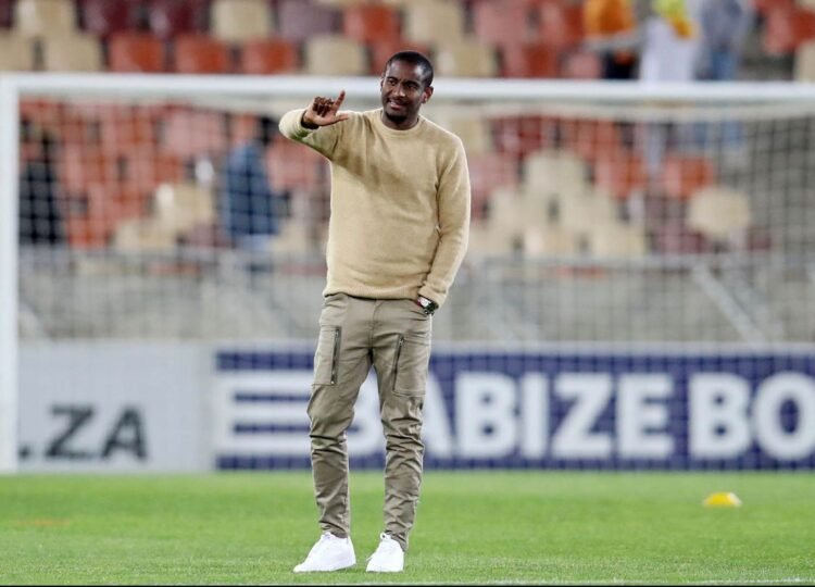 الجنوب أفريقي موكينا يقترب من الاتحاد