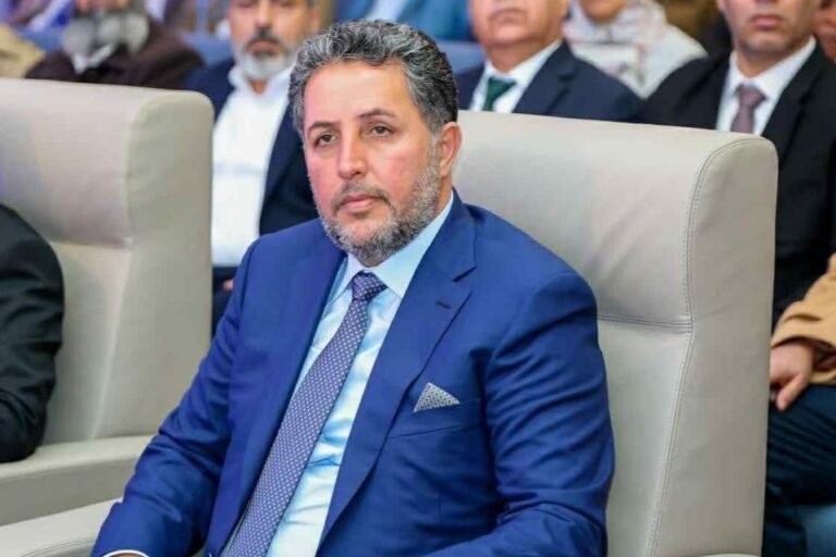 سويكر لـ البوصلة: انهيار الدينار جرس إنذار أخير يكشف فشل السياسات