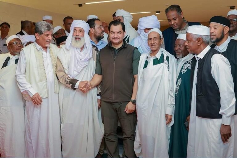 من الزي العسكري إلى البدلة المدنية.. صدام حفتر يختبر مقاربة جديدة مع الجنوب