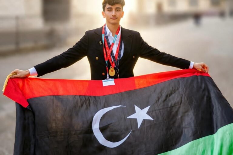 سجدة باكية ومكالمة للأم.. قصة نجاح ليبي تتصدر منصات التواصل
