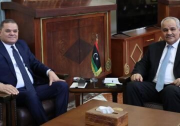 الدبيبة يلتقي محافظ المركزي.. ملفات الإنفاق والإيرادات و”الاتفاق التنموي”على الطاولة