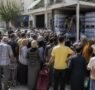 أزمة المياه المعبأة تتفاقم في تونس.. طوابير أمام نقاط التوزيع وشحّ في الأسواق