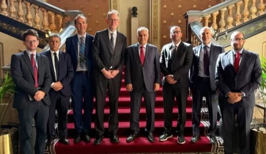 في لندن.. عيسى يبحث توحيد الإنفاق العام وتعزيز الرقابة المصرفية