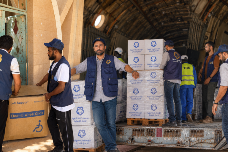 من رعاية المرضى إلى إغاثة النازحين.. تحركات مؤسسة خليفة لدعم المحتاجين والحد من الهجرة