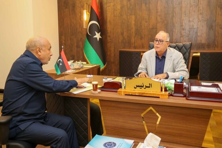 ملف المعلمين يعود إلى الواجهة في اجتماع رئيس مجلس النواب ووزير التعليم