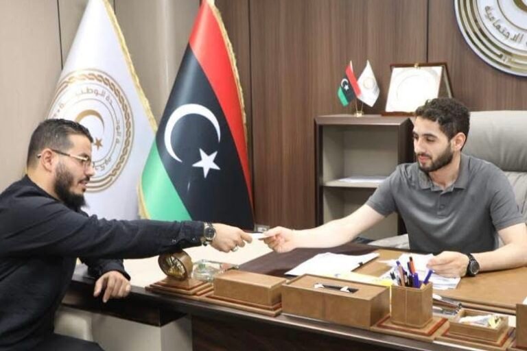 بين النزوح والاحتياجات المعيشية.. دعم مالي للأسر المتضررة من أمطار طرابلس