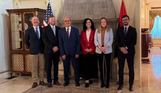 ليبيا والولايات المتحدة تبحثان تعزيز الاستثمارات وتوسيع الشراكة الاقتصادية